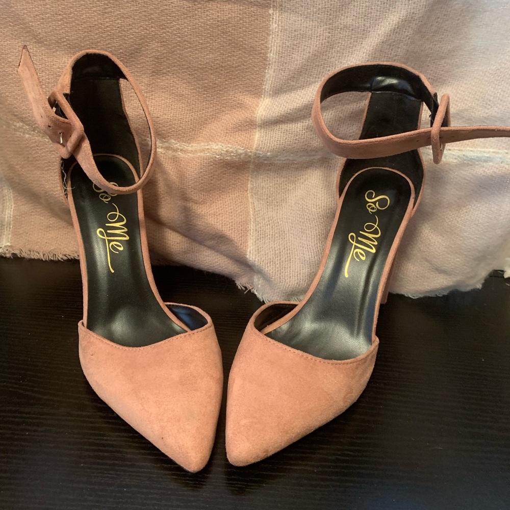 So me pointy toe heels